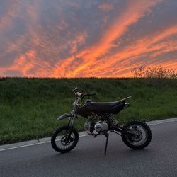 2021 SSR125 (Comes with HELMET AND GLOVES)