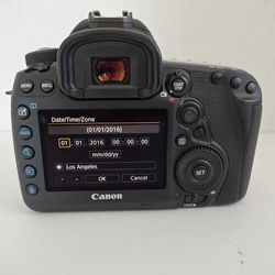 *MINT* CANON EOS 5D MARK IV Body 9.9K actuations