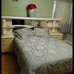 Queen Bedroom Set (Box Spring + Mattress)