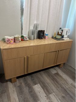 Beautiful Sideboard / Buffet/ Coffee Bar