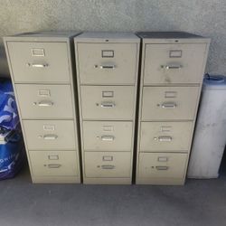 Set Of 3 Filing Cabinets 