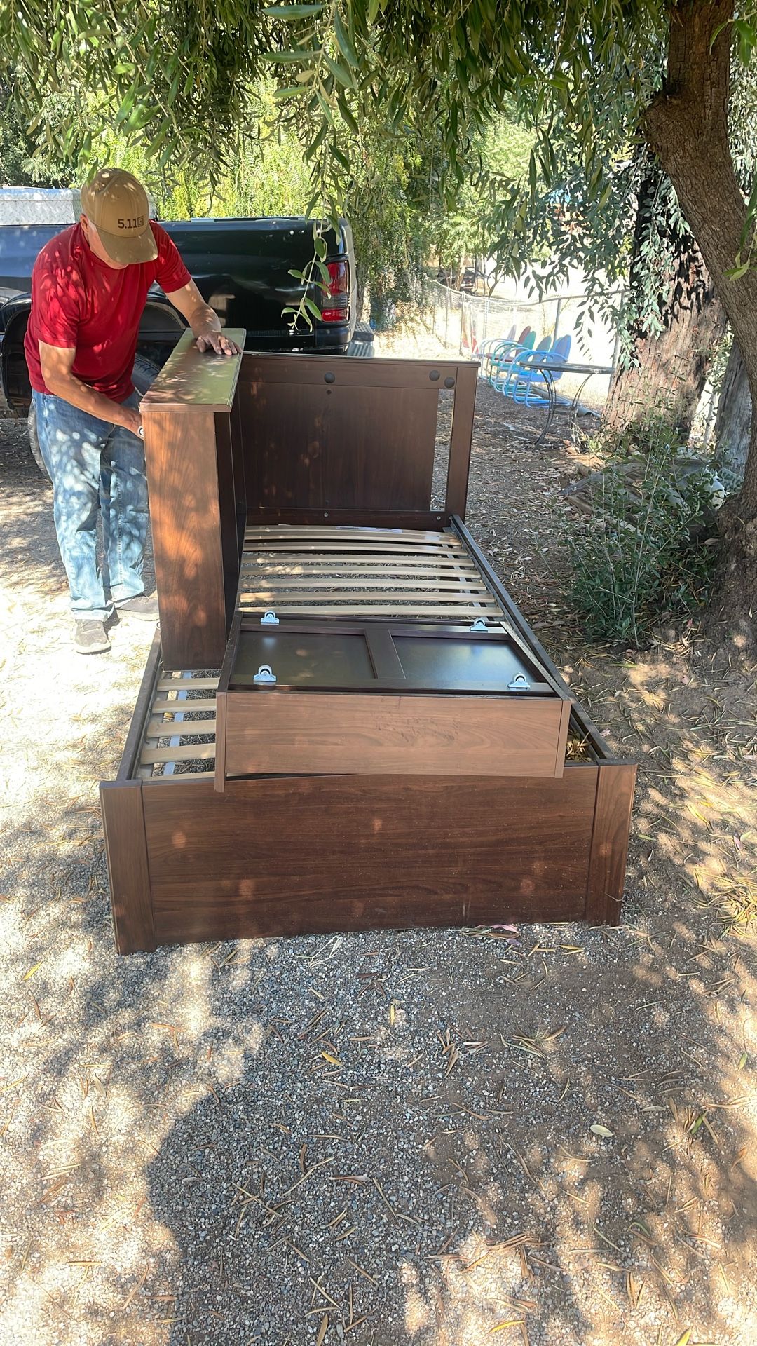 twin bed 