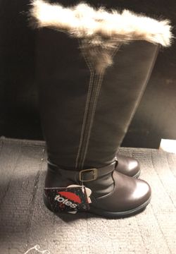 Totes ( Young Girls Brown Size 7 M)