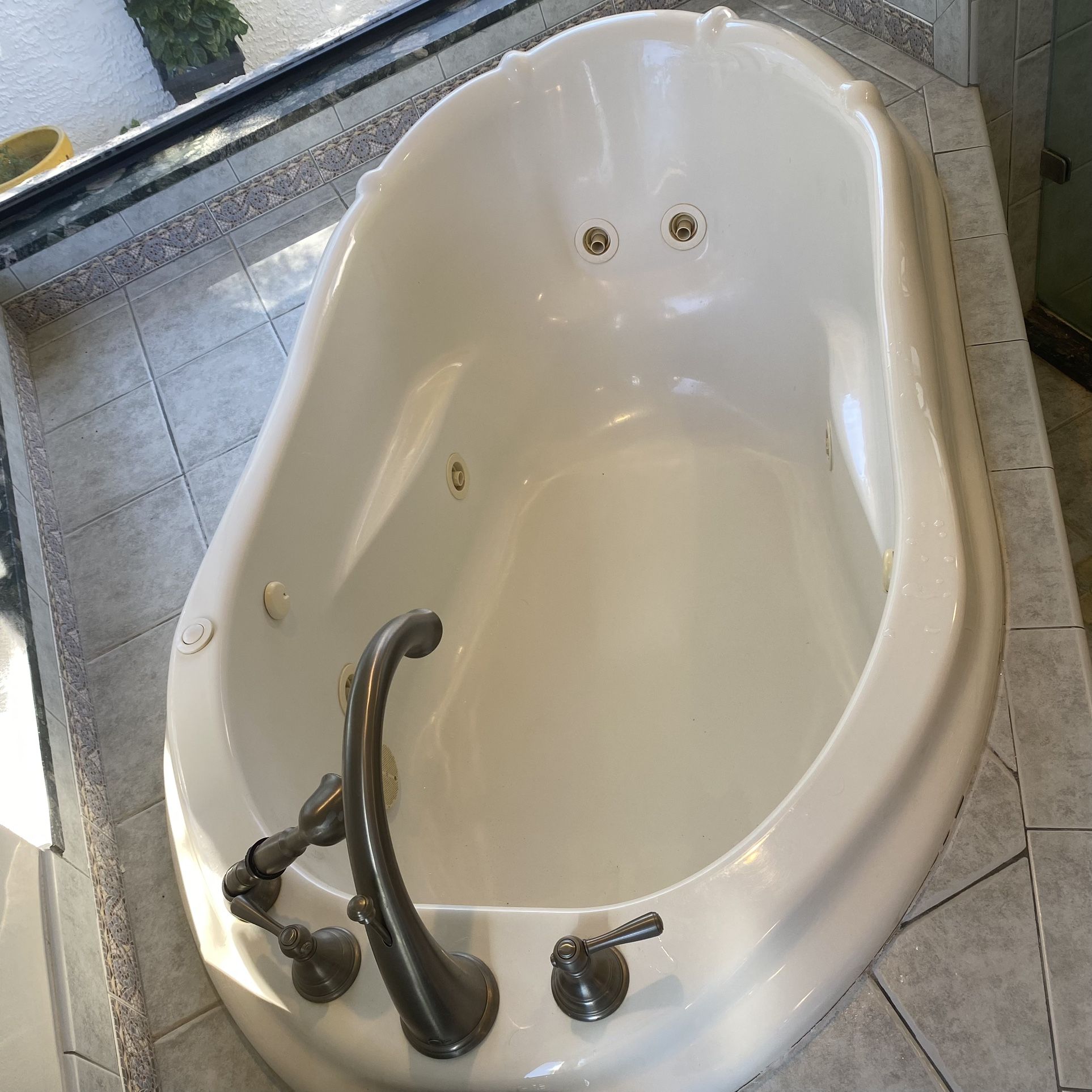 American Standard Jetted Tub
