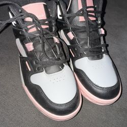 Reebok Women Size 9 