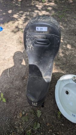 570 Razor Middle Seat