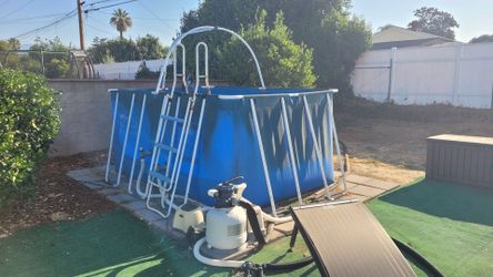 Above Ground Therapy Pool with Sand Filter Pump,
Saltwater Chlorinator and Solar heating panel