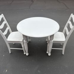 Vintage Round Table With Chairs - 2 
