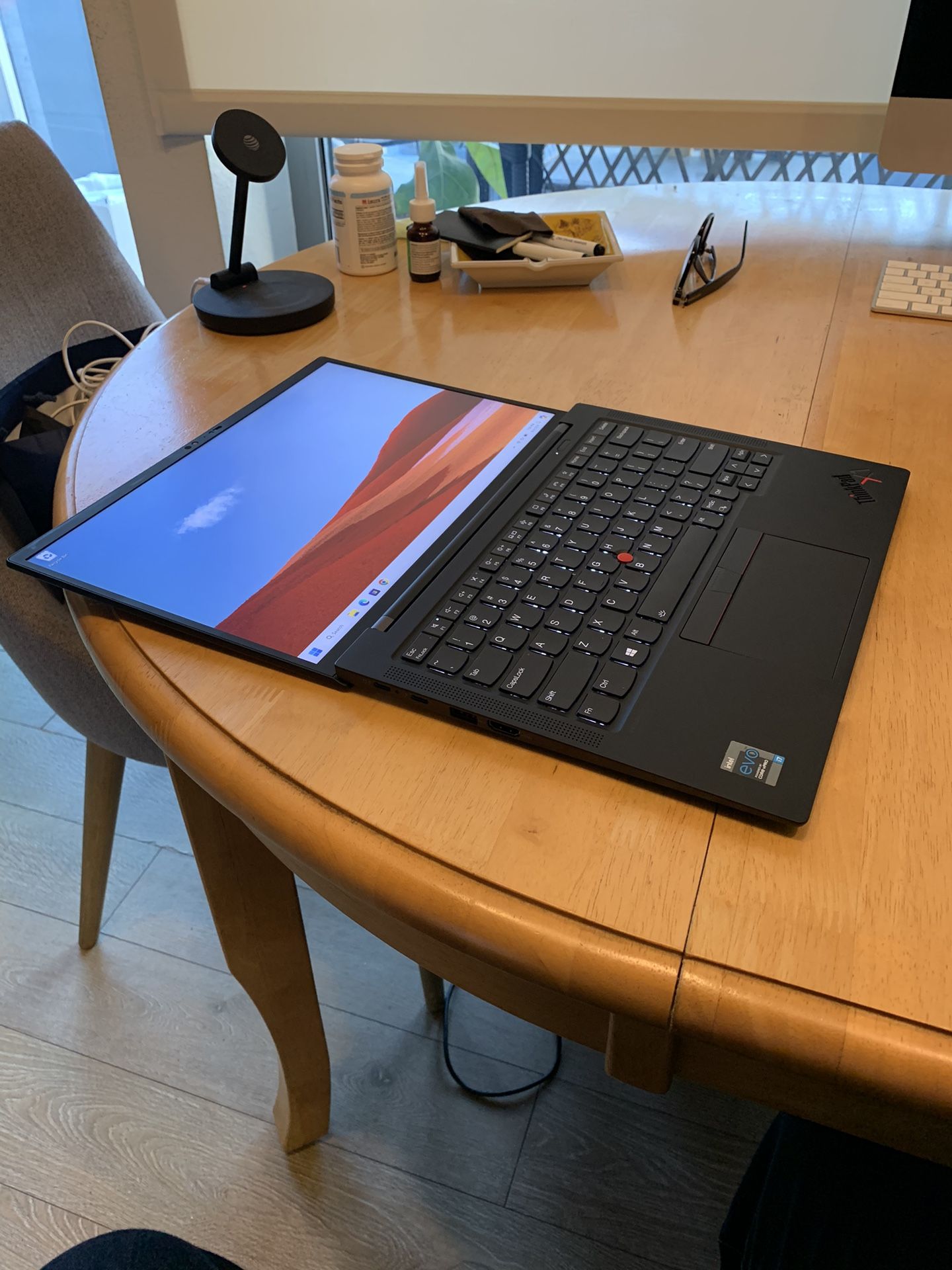 Lenovo ThinkPad X1 Carbon 9th Gen FHD, 11th Gen i7-1185G7 @ 3.00GHz, 16GB Ram, 500GB SSD, Win 11 Pro