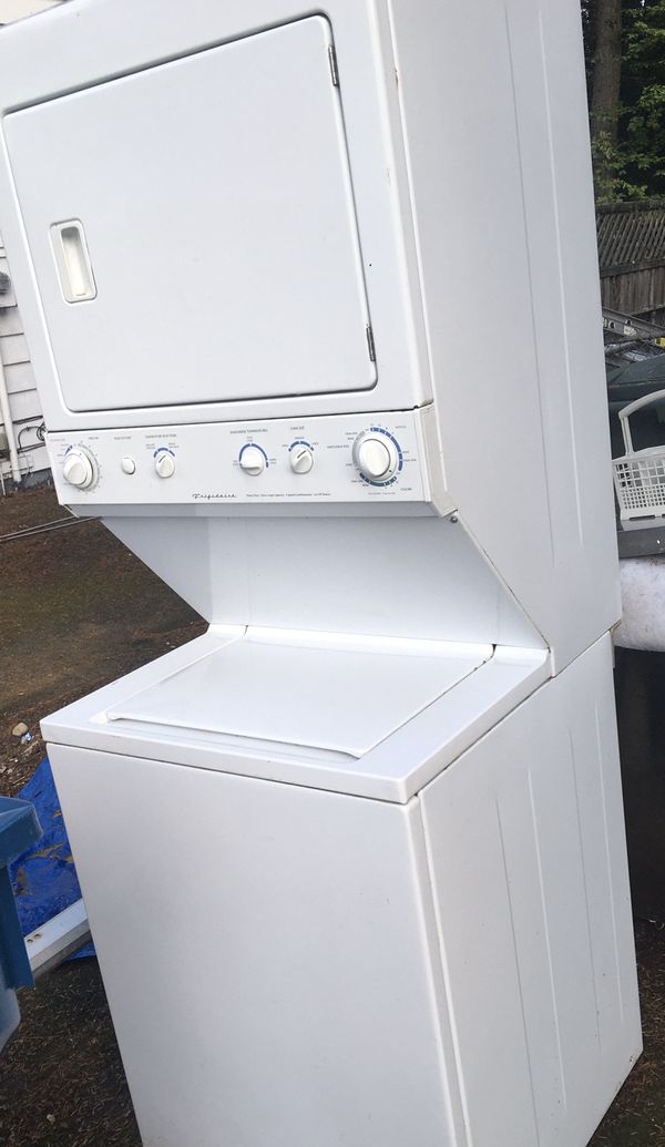 Frigidaire Heavy Duty Stackable Washer/Dryer for Sale in Lynnwood, WA