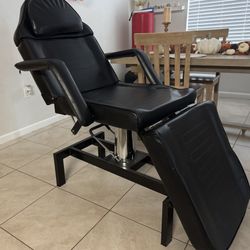 Tattoo/Brow Chair 