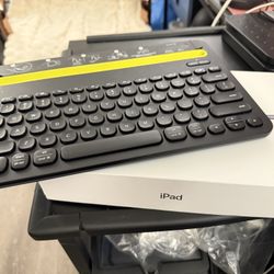 iPad 9th Gen 64GB WiFi + Cellular + Logitech K480 Keyboard – Great Condition