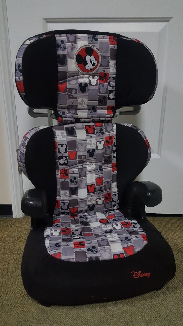 DISNEY MICKEY MOUSE BOOSTER SEAT