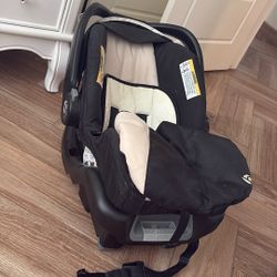 Car seat With Winter Cover and Base