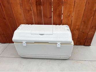 Ice chest