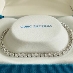 Women’s tennis bracelet 