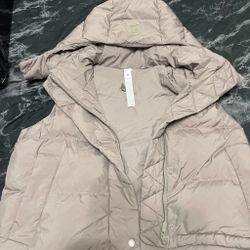 Lululemon Grey/Tan Puffer Vest