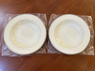 MIKASA Belair IVORY W/platinum Band CHINA L2802 Japan 8.5”Soup Bowl