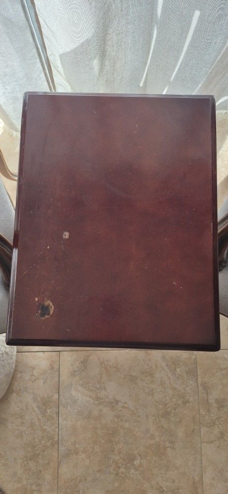 Antique Style Chairs With Table