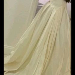 Brand New All Three Wedding Dress Crown And Bouquet