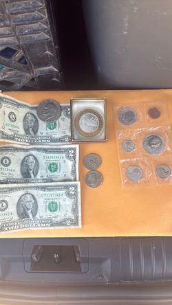 US $2 Bills, Coins & Collectible Coin Lot