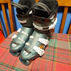 Like New Salomon Ski Boots Mondo23.5