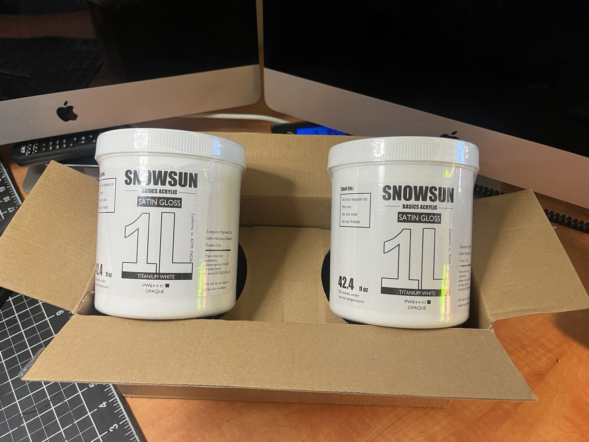 🎨 SNOWSUN Titanium White Acrylic Paint – 2 Pack (1L / 42.4 oz each) 🖌️ 📍 Pickup Location: s. Durango & 215 near IKEA  💰 Price: $20 firm (Brand New