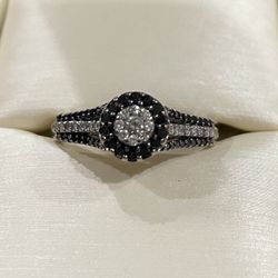 Black & White Cluster Ring