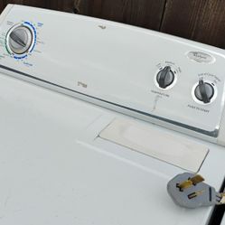Whirlpool Electric Dryer   Excellent Condition 👌