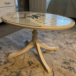 Antique/ Vintage Coffee Table With Glass White Thumbnail