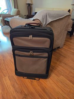 Large 2 wheel suitcase