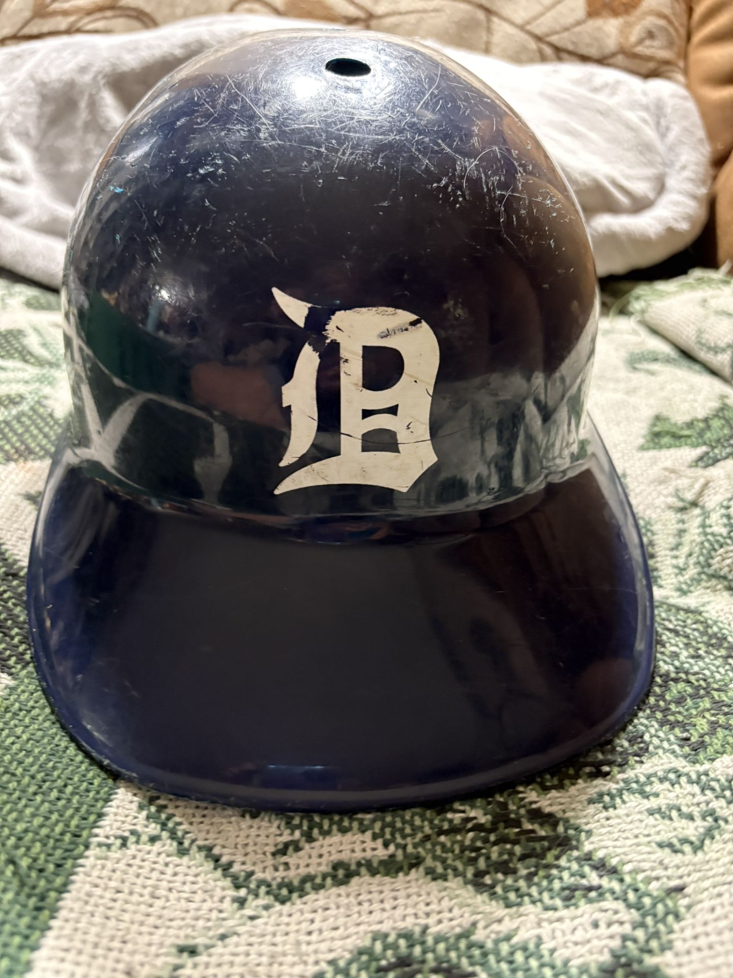 1969 DETROIT TIGERS REPLICA SOUVENIR ADJUSTABLE BATTING HELMET