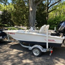 2018 Boston Whaler 130 Super Sport and Karavan trailer