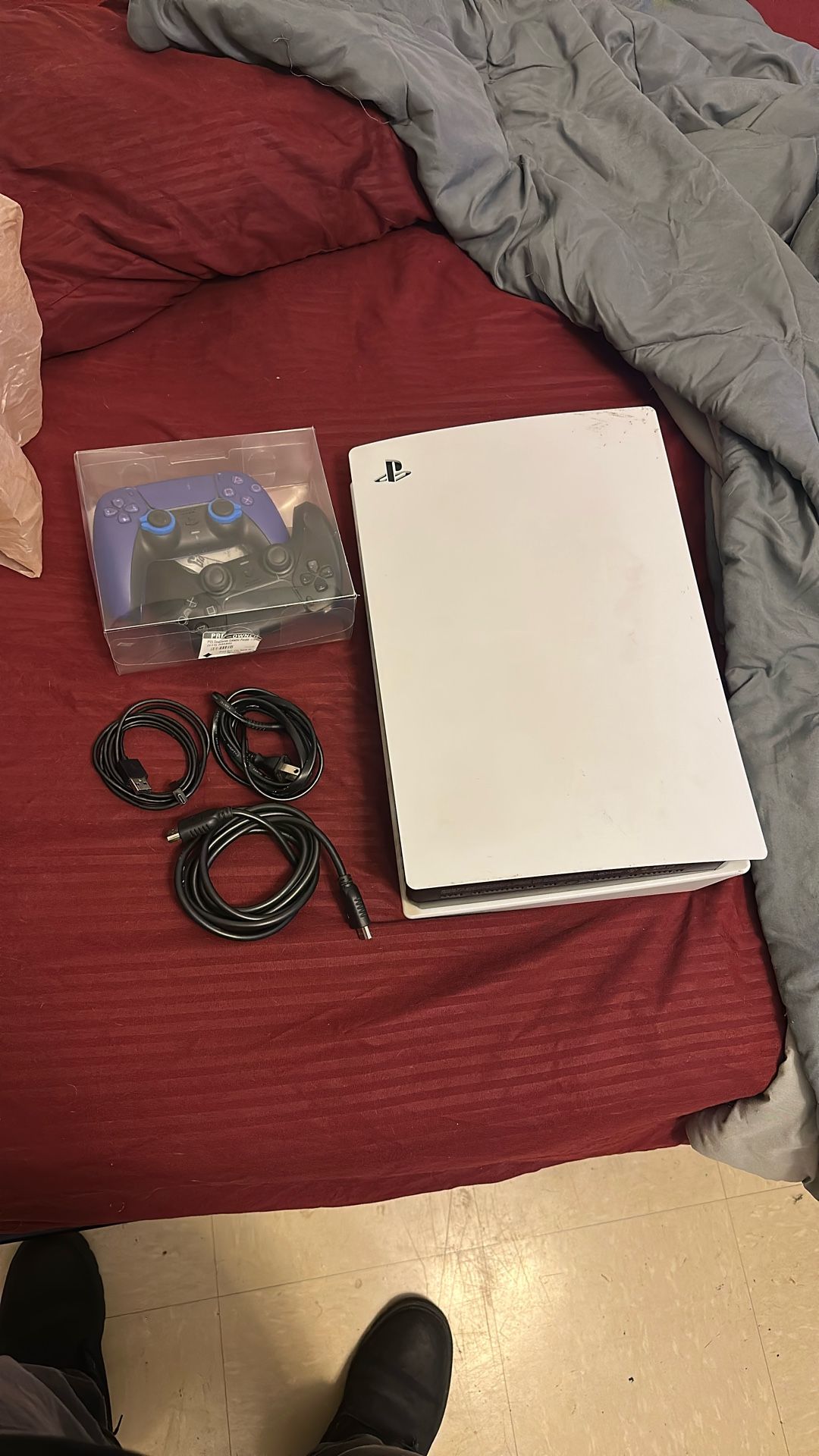 Ps5 w/ 2 Controllers And Stand
