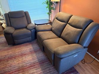 Love seat & chair - Electric reclining