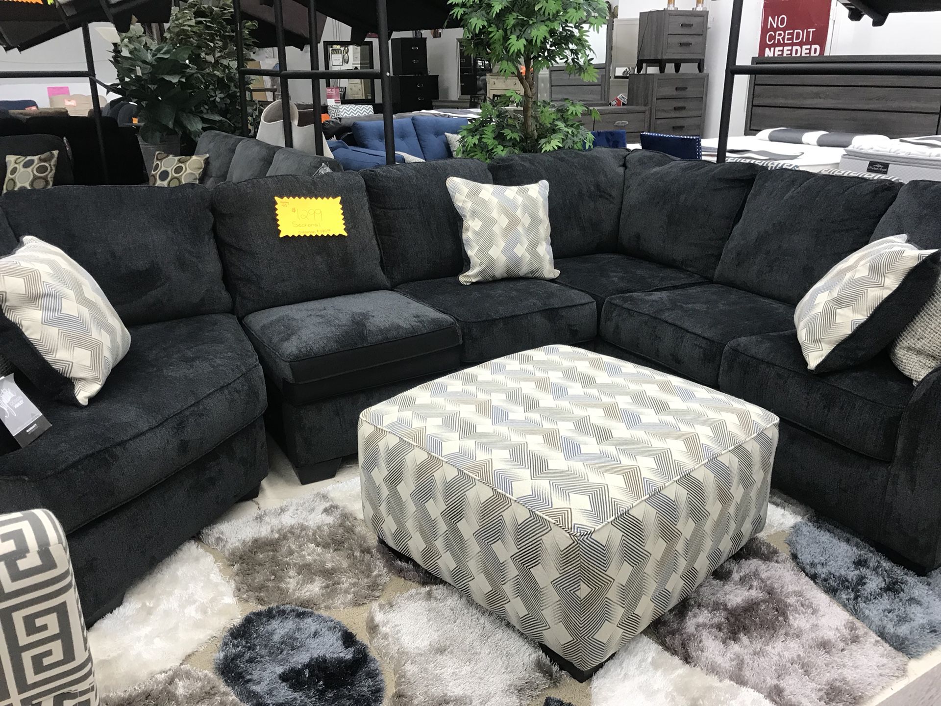 LIVING ROOM SET 3 PC SECTIONAL ON DALE