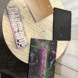 MAC and Morphe 4 make up eyeshadow pallet and highlight pallet