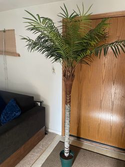 Synthetic palm tree
