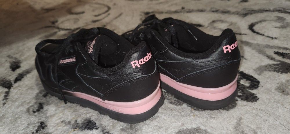 Womens Reebok black/pink Leather