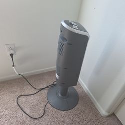 Room heater with remote excellent condition