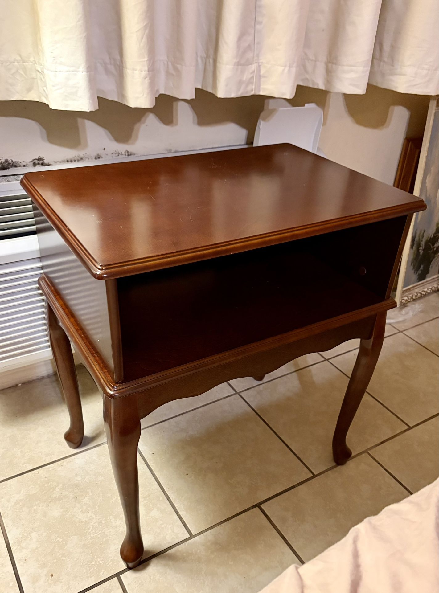 Wooden End Table/Nightstand
