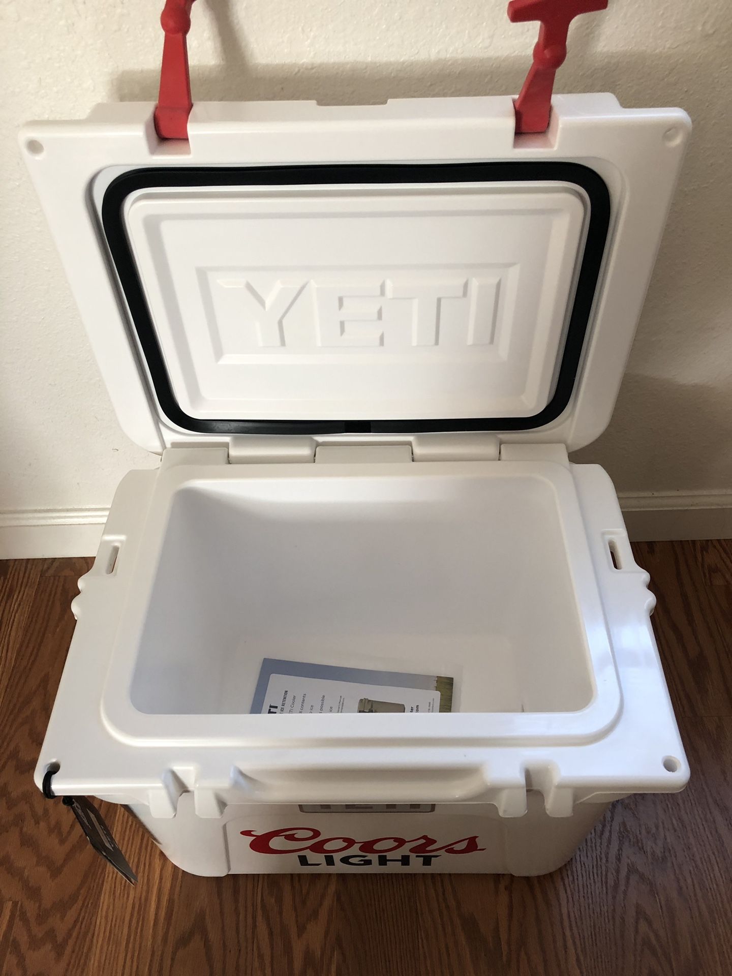 LIMITED EDITION Reef Blue Yeti Roadie 20 Cooler with 4 lb. Yeti Ice Block  for Sale in San Antonio, TX - OfferUp