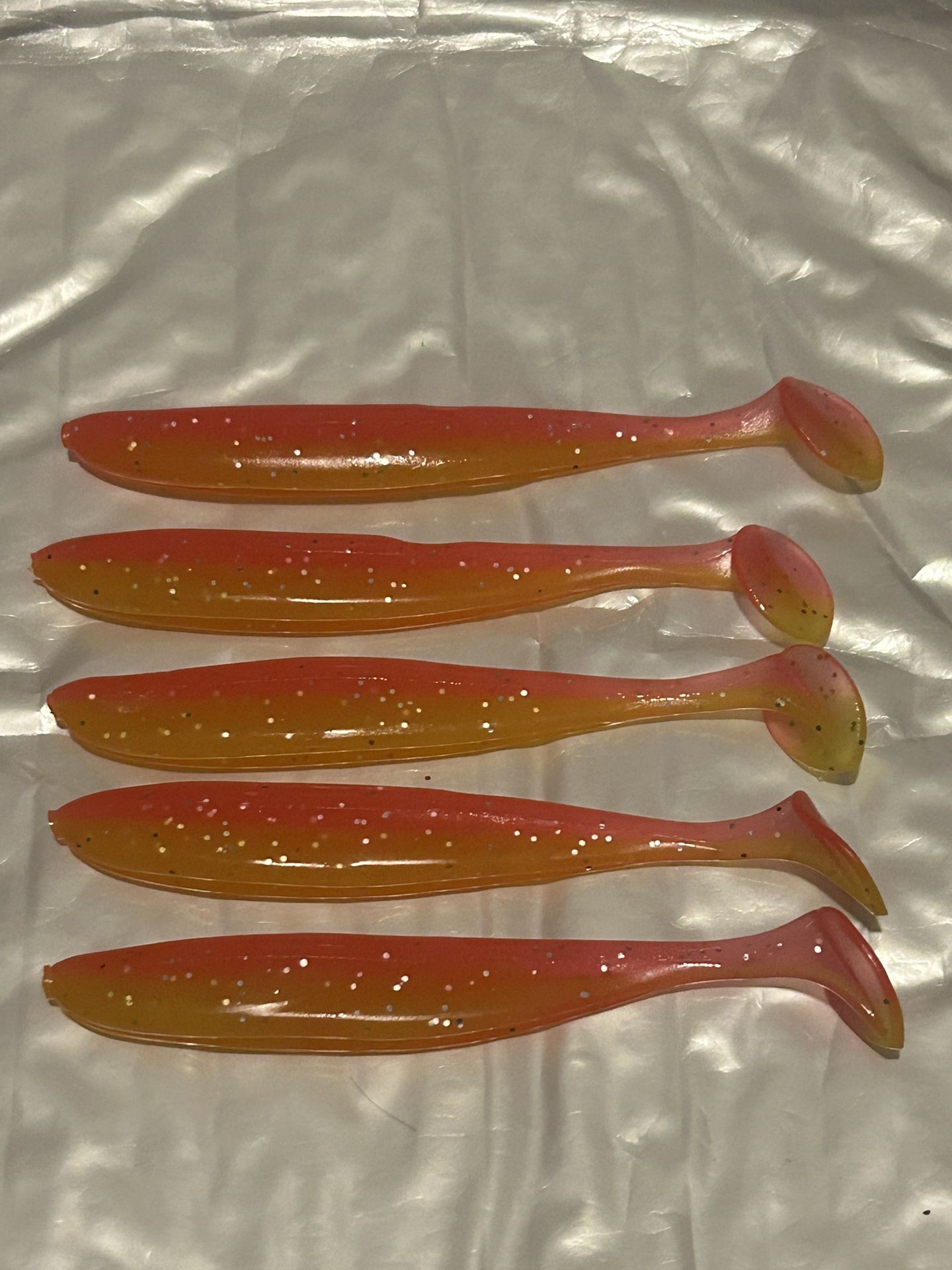 Pink/Yellow-Glitter Paddle Tail Swimbait