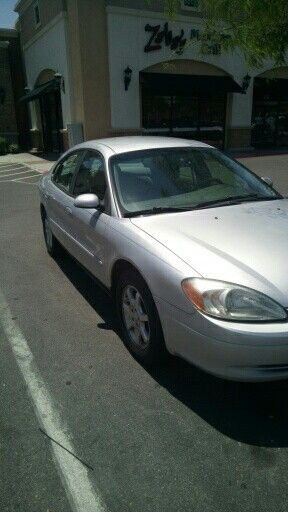 One owner! Ford Taurus!