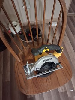 Dewalt portable hand saw