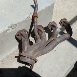 Ford 302 Exhaust Manifolds