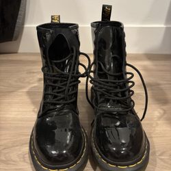 Dr Martens. Size 7. Never Worn. 
