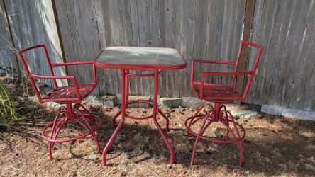 FREE Patio Table and Chairs