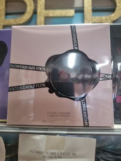 FlowerBomb 3.4 Eau De Parfum $100