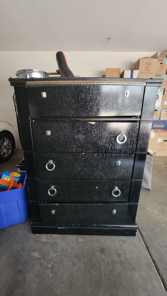 5 Drawer Chest Dresser